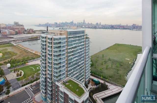 Building Photo - 1 Shore Ln