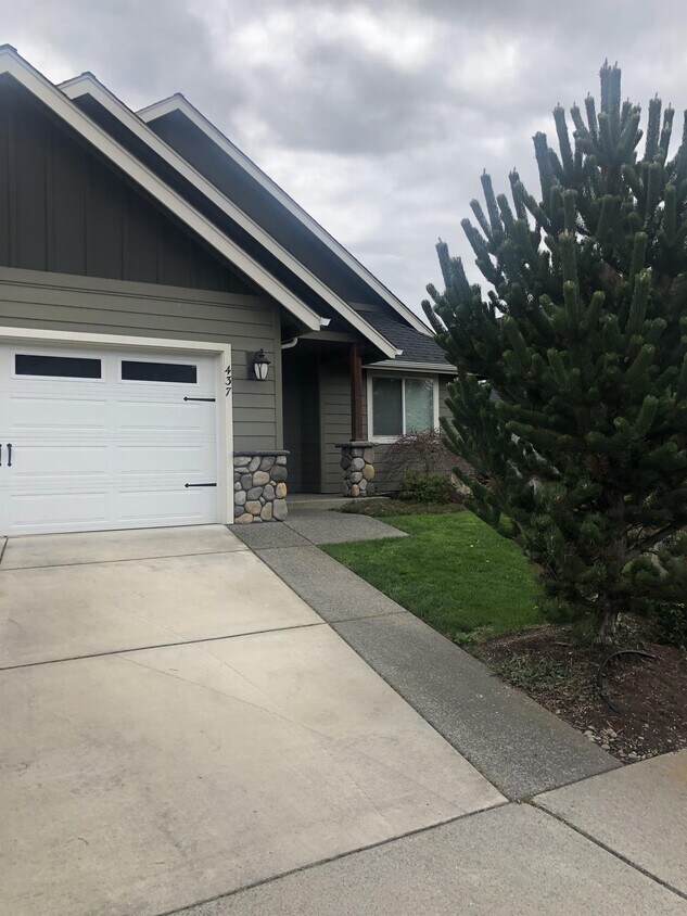 437 SE Cadet Ct, Grants Pass, OR 97527 House Rental in Grants Pass