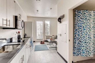 Interior Photo - 4252 Crenshaw