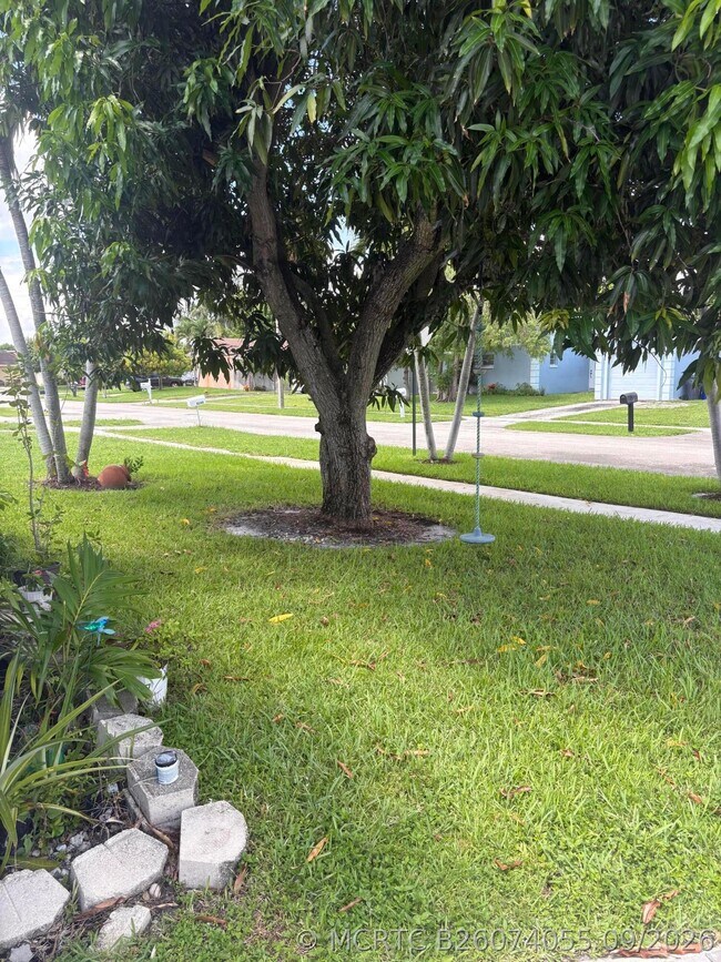 Foto del edificio - 8250 SW 8th Ct