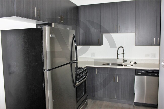 Foto del edificio - 630 W Lake St