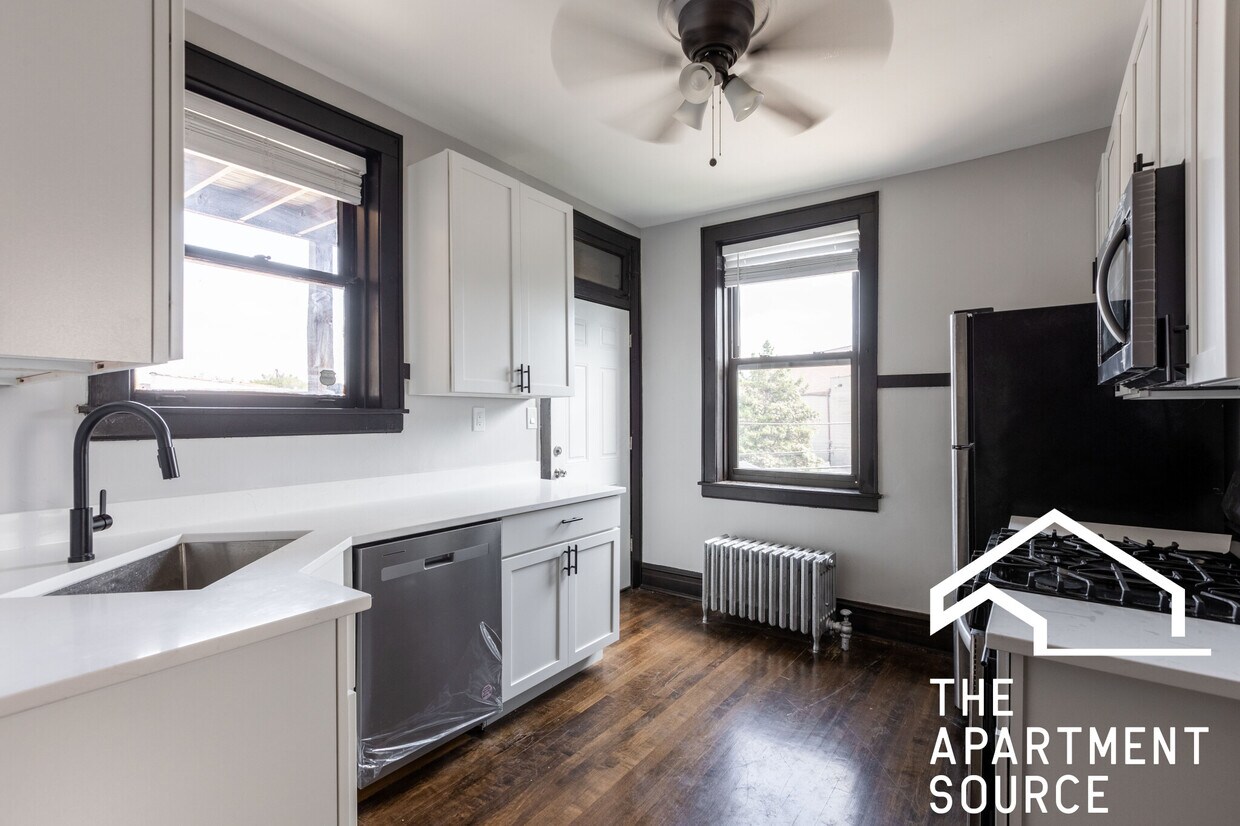 Foto principal - 3823 N Drake Ave