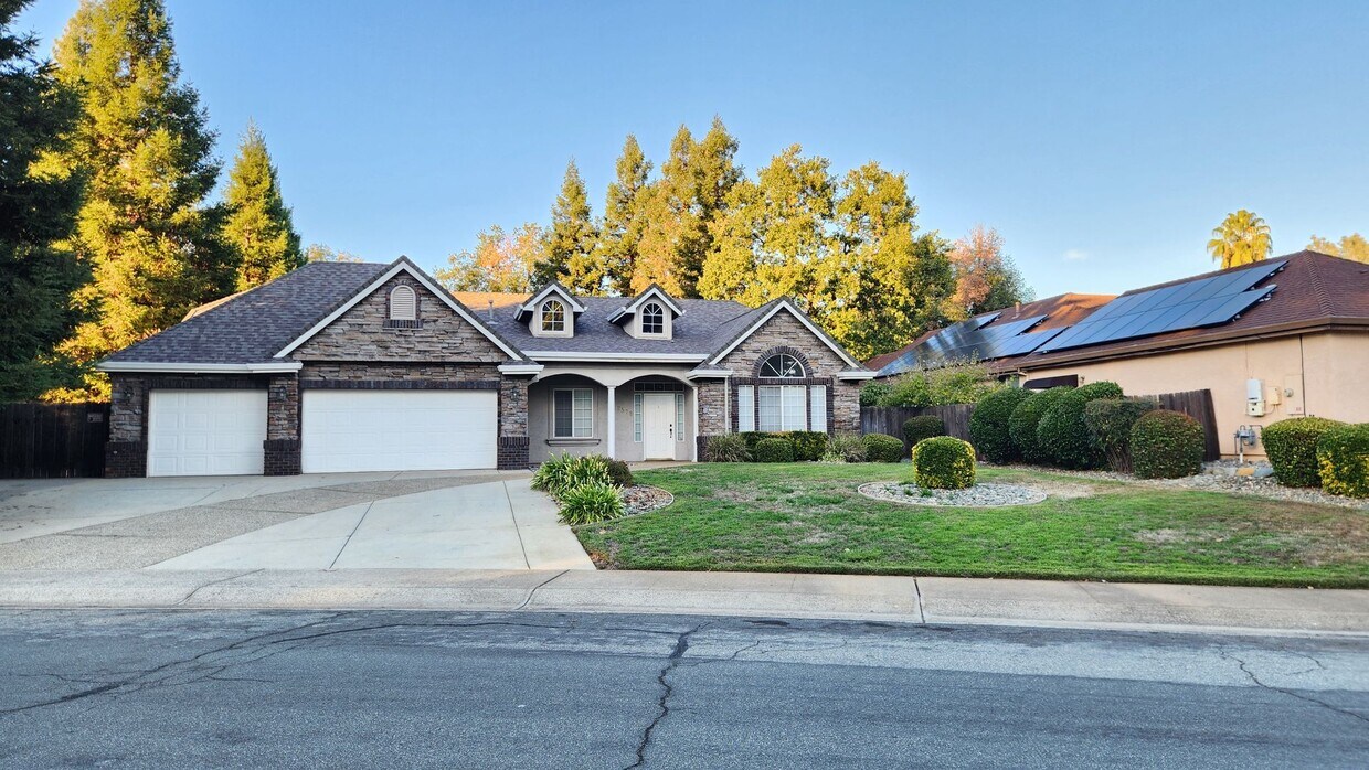 Foto principal - BEAUTIFUL FAMILY HOME WITH POOL
