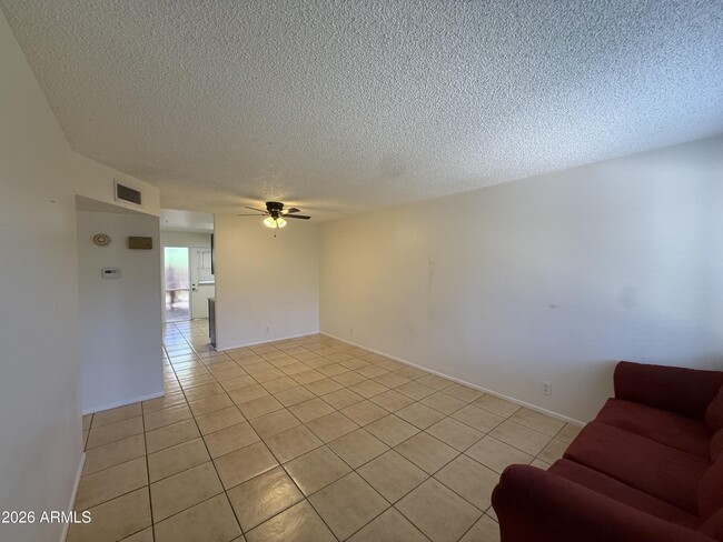 Building Photo - 415 N 64th Pl