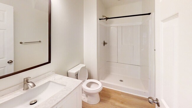 Building Photo - 603 E Ann St