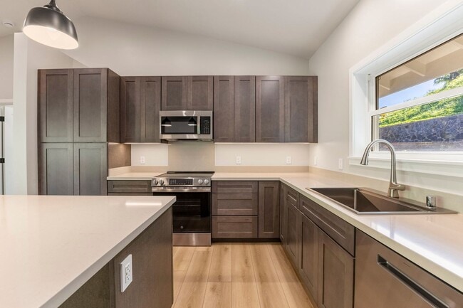 Building Photo - Brand-New 2BR/2BA Home with A/C & Huge Covered Lanai – Wailuku Country Estates