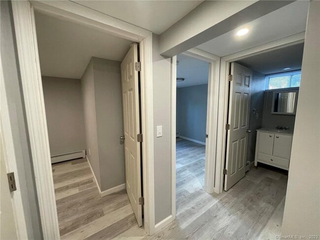 Foto del edificio - 36 Maplewood Dr