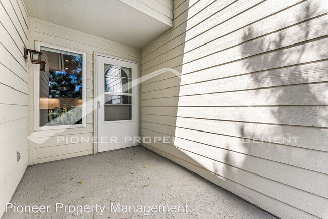 Foto del edificio - 2 br, 2 bath House - 1886 S Cole St