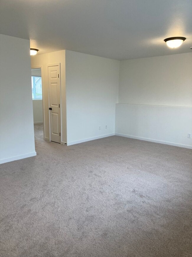 Foto del edificio - 4 Bed 2 Bath Single Family Home