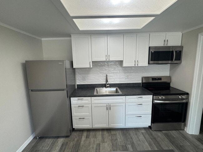 Building Photo - Sunrise Apartments