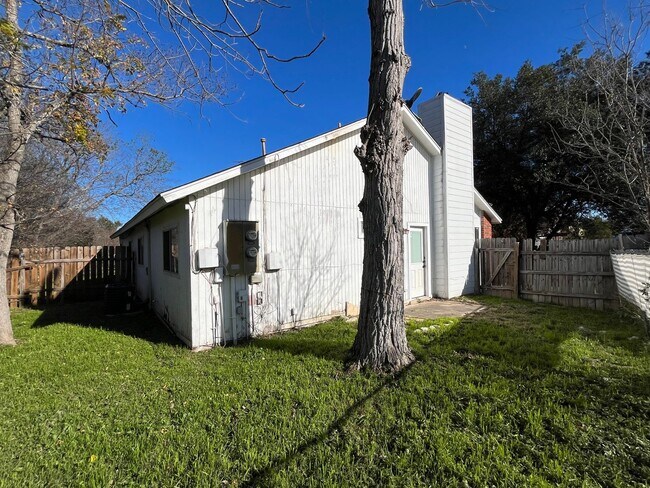 Foto del edificio - 9203 Shadow Crest, Converse, TX. 78109