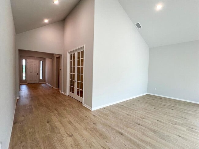 Building Photo - 283 Eclipse Dr