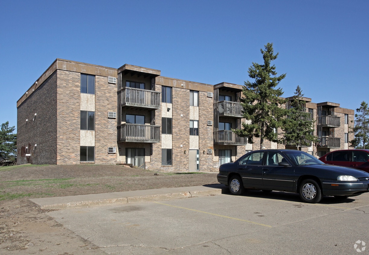 Elk Park Estates Apartments in Elk River, MN