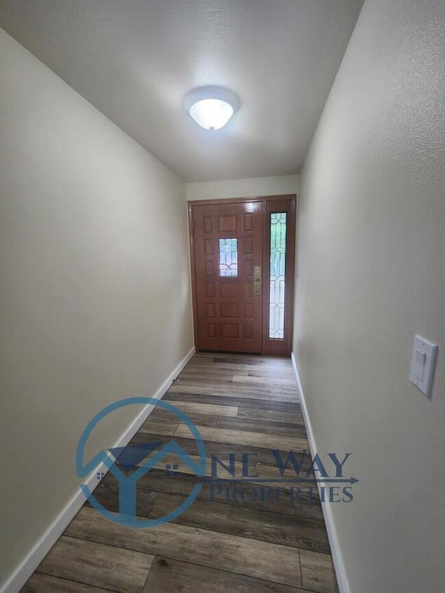 Building Photo - 4624 Grandview Dr W