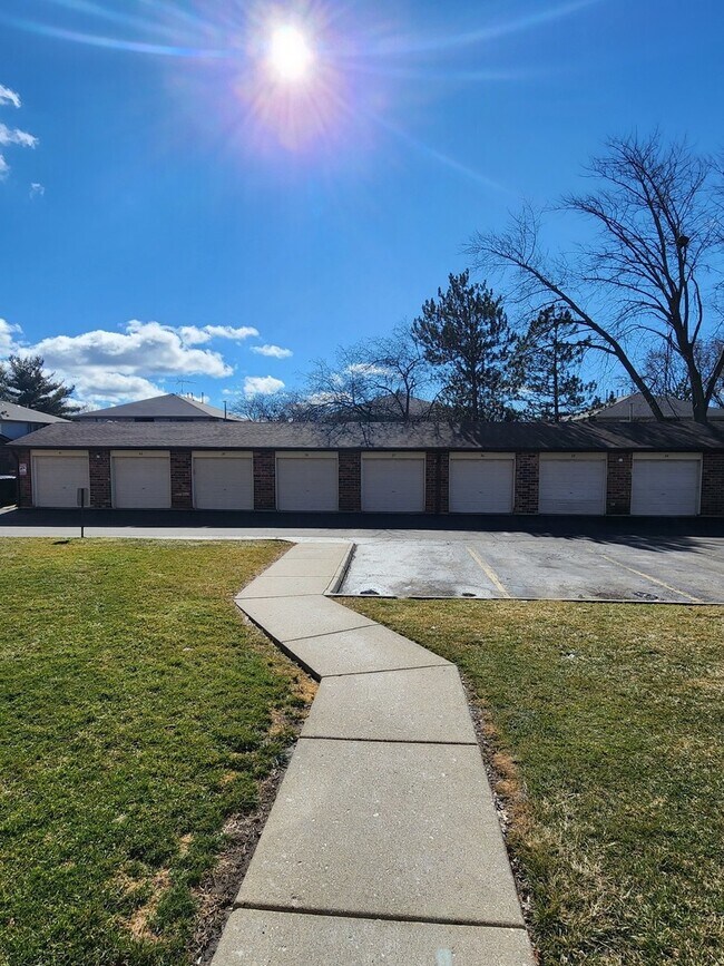 Building Photo - 429 Berkshire Dr