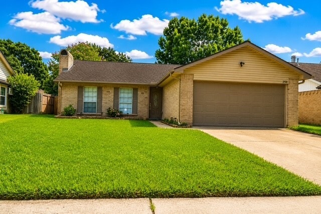 Building Photo - 2511 Maple Tree Ct