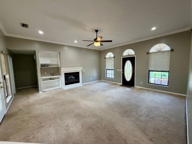 Building Photo - 604 Mallory Dr