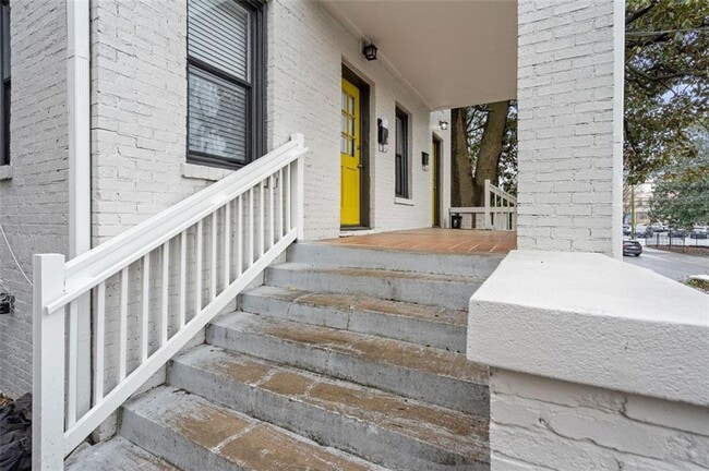 Building Photo - 1225 Euclid Ave NE