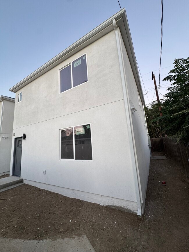 Foto del edificio - 8530 Penfield Ave