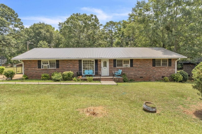 Building Photo - Charming 3-Bed, 2-Bath Haven in Anderson w...