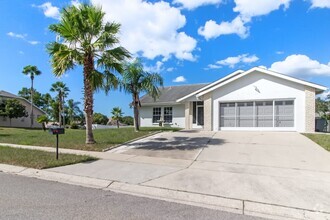 Building Photo - 18664 White Pine Cir