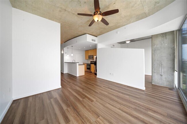 Foto del edificio - 5925 Almeda Rd