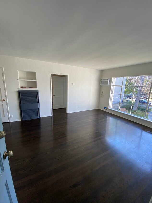 Foto principal - 5750 Camellia Ave