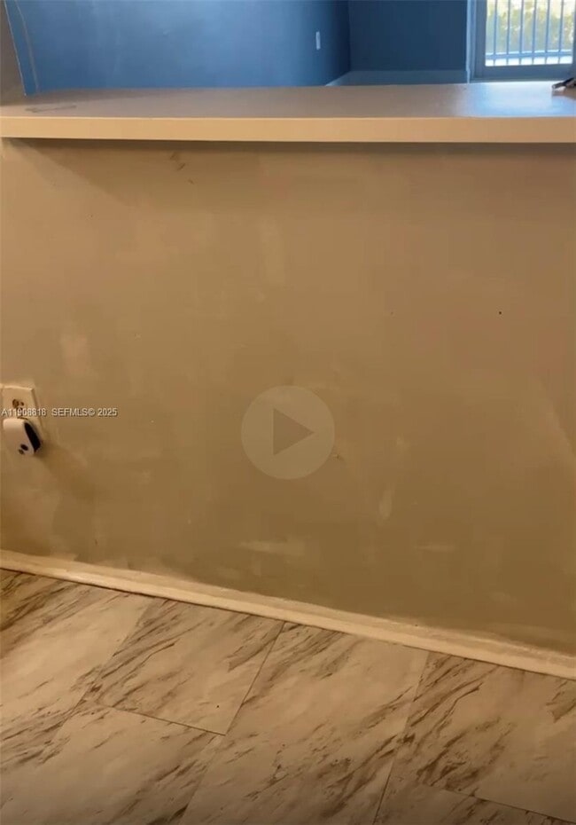 Building Photo - 16851 NE 23rd Ave