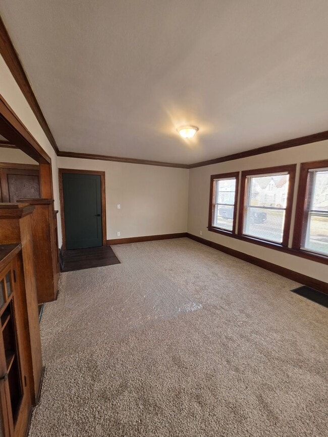 Building Photo - 1325 Parmele St