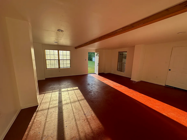 Foto del edificio - 3511 Blue Springs Rd