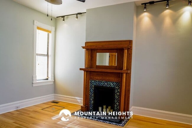 Building Photo - 235 Reed Ave N