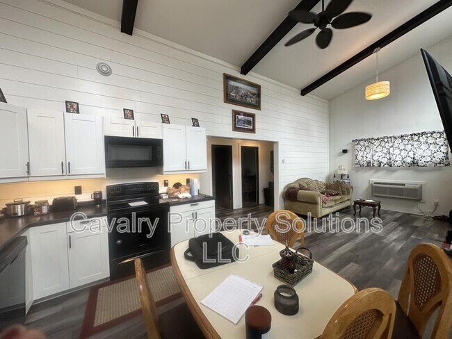 Foto del edificio - 4213-4213 Trinity Rd