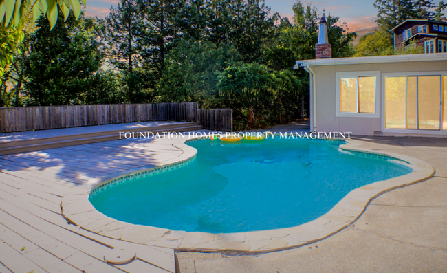 Building Photo - 83 Garden Rock Rd