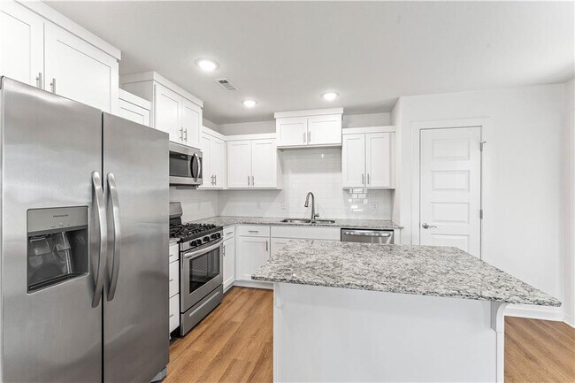 Building Photo - 5895 W Holdcroft Dr