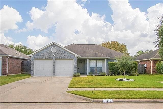 Foto principal - 7210 Greenwood Point Dr