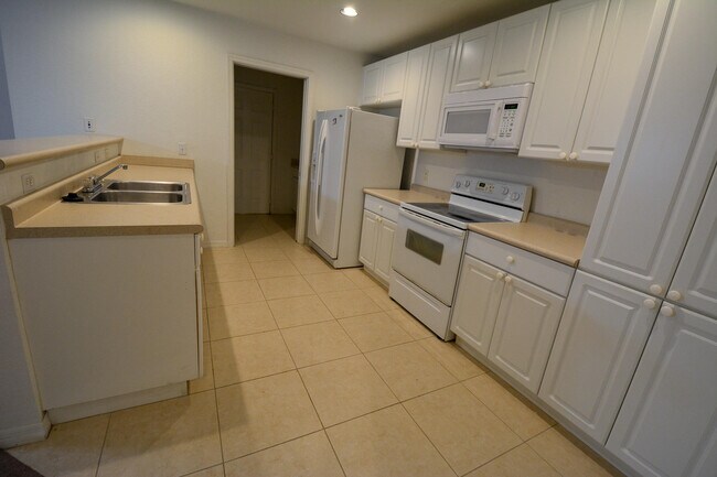 Foto del edificio - 1830 Sandhill Crane Dr