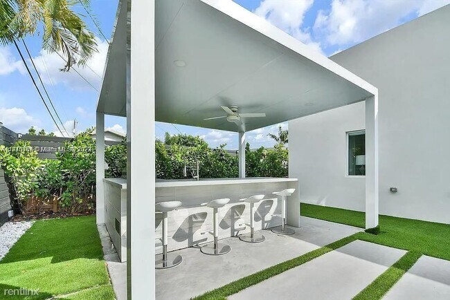 Foto del edificio - 4 br, 3 bath House - 11315 SW 43rd Ln Fl 3...