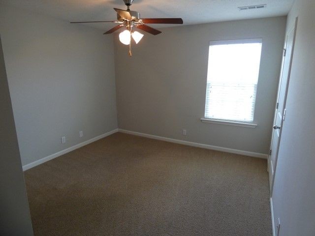 Building Photo - 2BR/2.5B in Cottages of Willowbrook