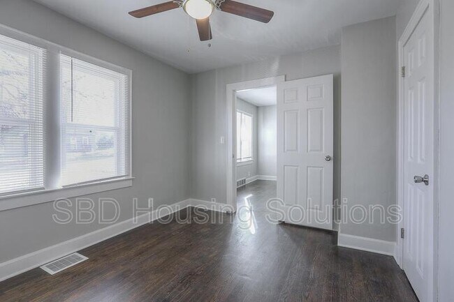 Foto del edificio - 1502 N Main St