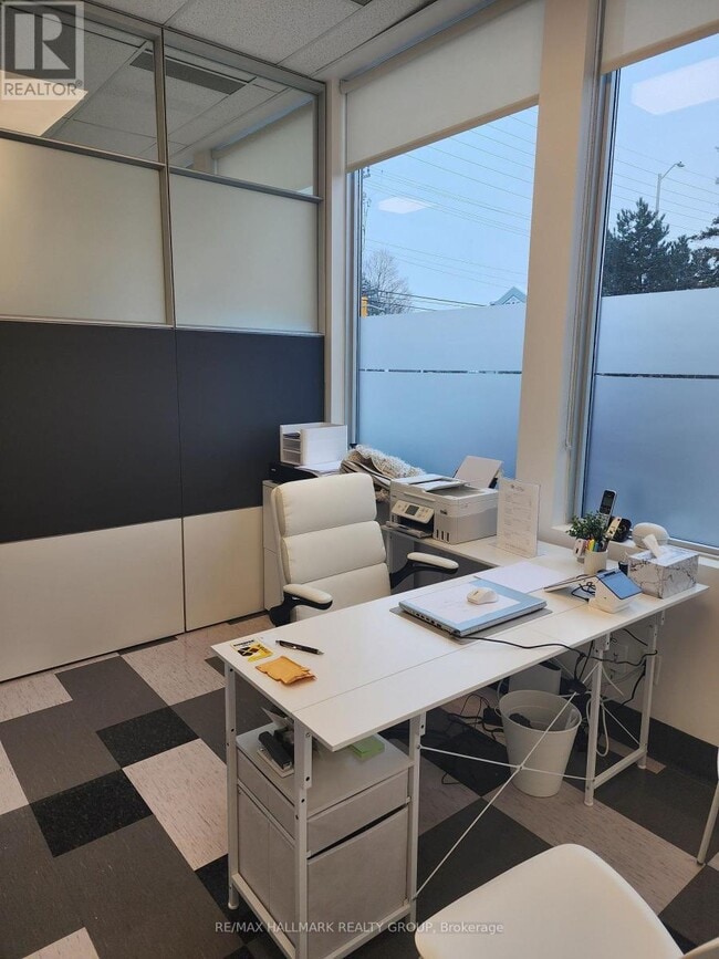 Building Photo - 2111 Montréal Rd