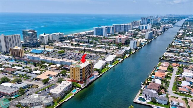 Foto del edificio - 821 N Riverside Dr