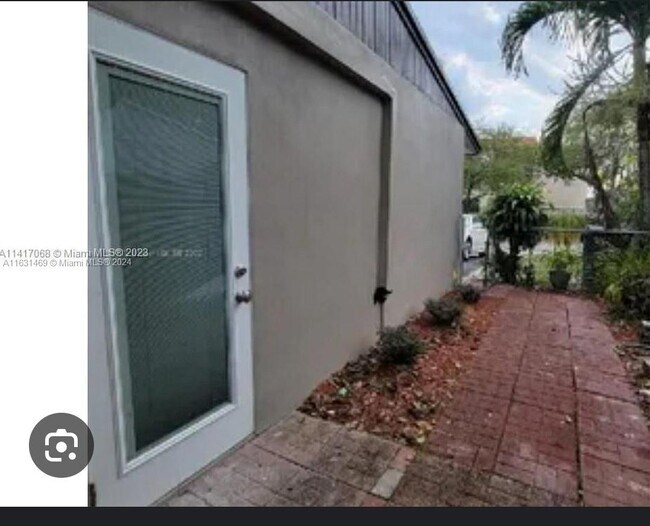 Foto del edificio - 3411 NW 72nd Way