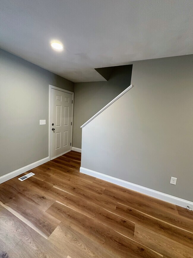 Puerta principal - 489 Boston Neck Rd