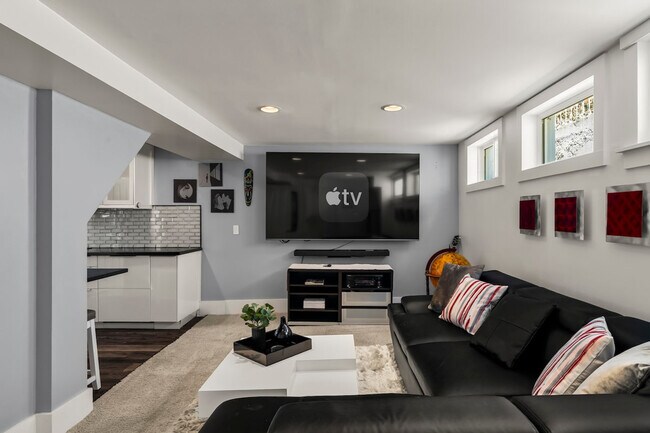 Foto del edificio - 212 NW 49th St