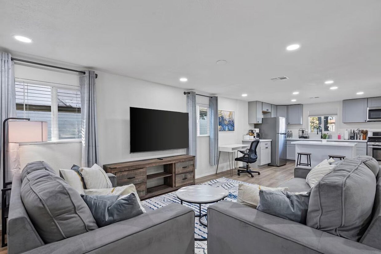 Foto principal - 4010 W Sherman St