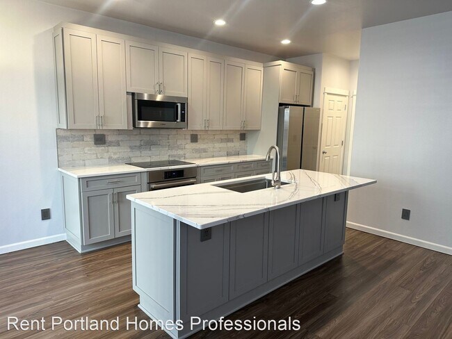 Foto del edificio - 4 br, 2.5 bath House - 227 NW Mandi Street