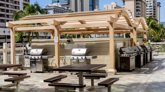 Building Photo - 445 Seaside Ave