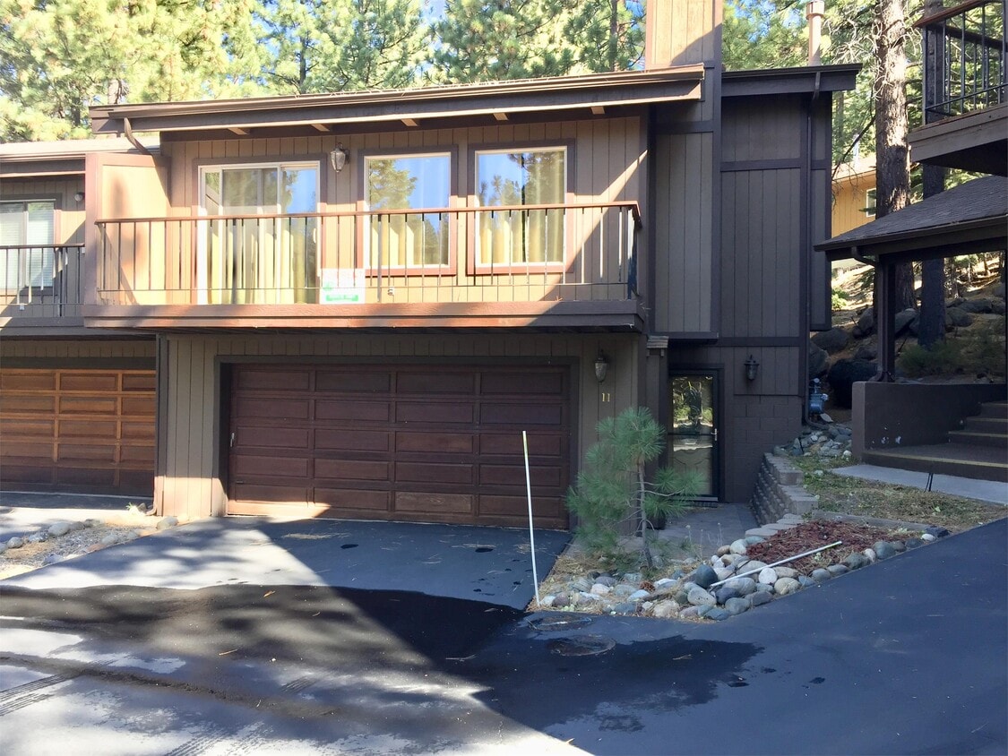 11 Katherine Ct, Stateline, NV 89449 Townhome Rentals in Stateline NV