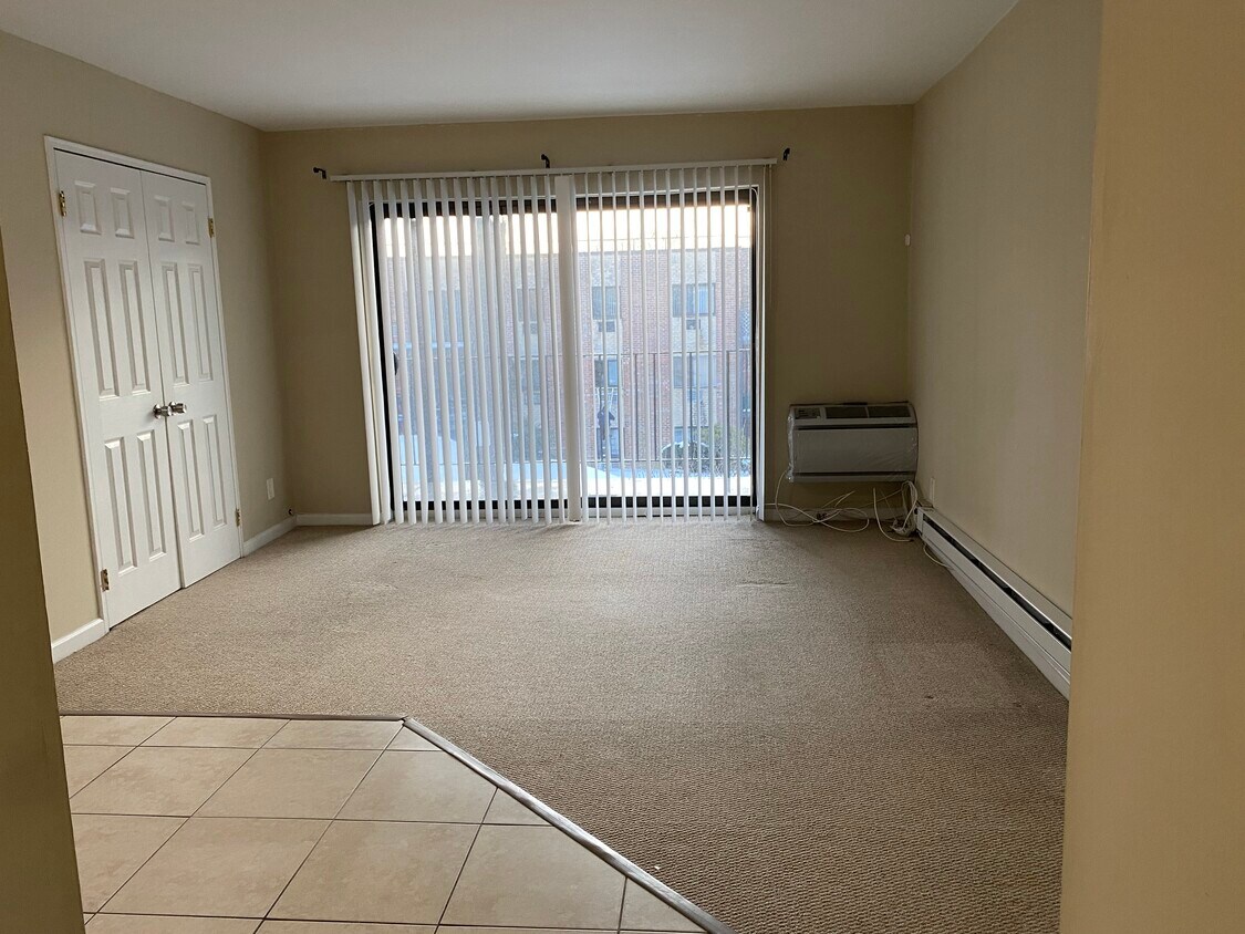 Building Photo - 111 Dehaven Dr