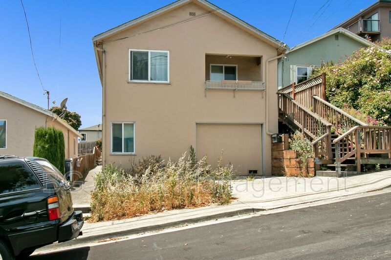 Primary Photo - 3023 Yolo Ave